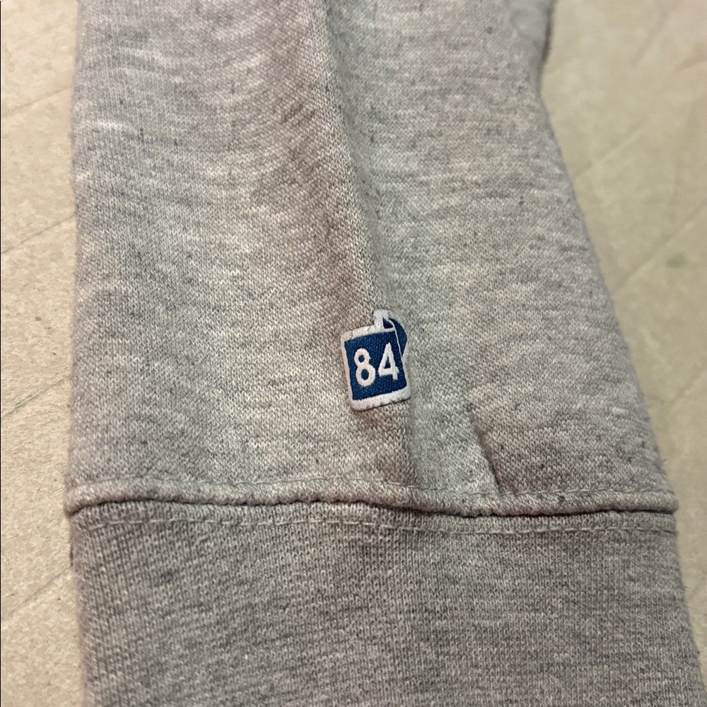 Cedar Point Crop Sweatshirt-Women’s SZ Small - Picture 4 of 6
